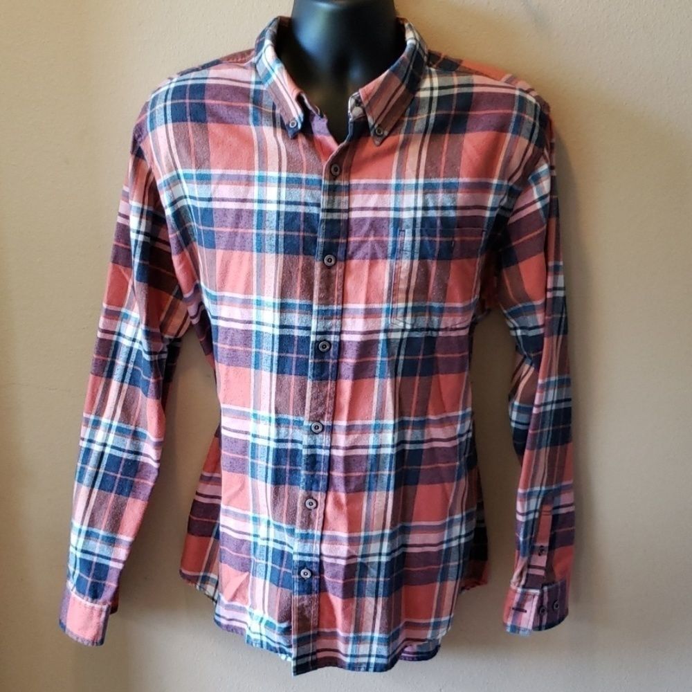 Weatherproof Vintage plaid button down shirt